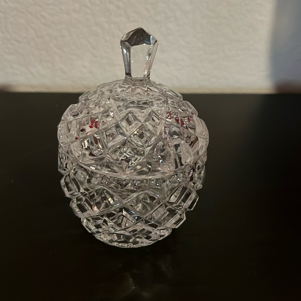 Elegant Diamond Cut Design Lead Crystal Sugar Bowl